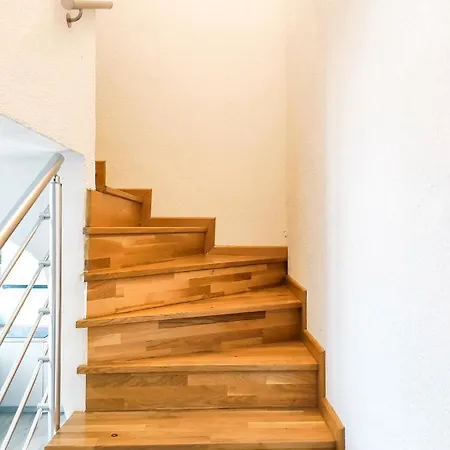 Apartman Laura *